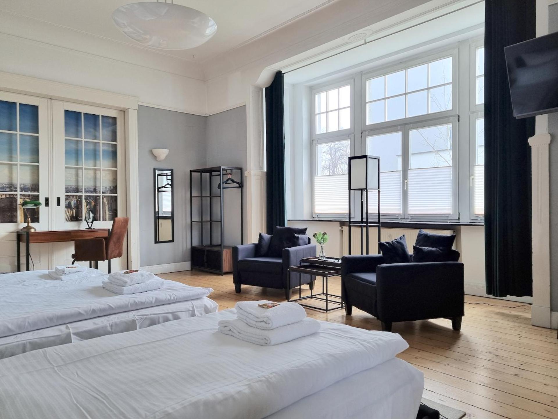 Charysma - Jugendstil Trifft Moderne, Schlafzimmer Mit Smart-Tv, Tischfussball, Darts, Parkplatz Hamelin Exterior photo